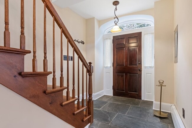 Entry - 195 E Mill Rd