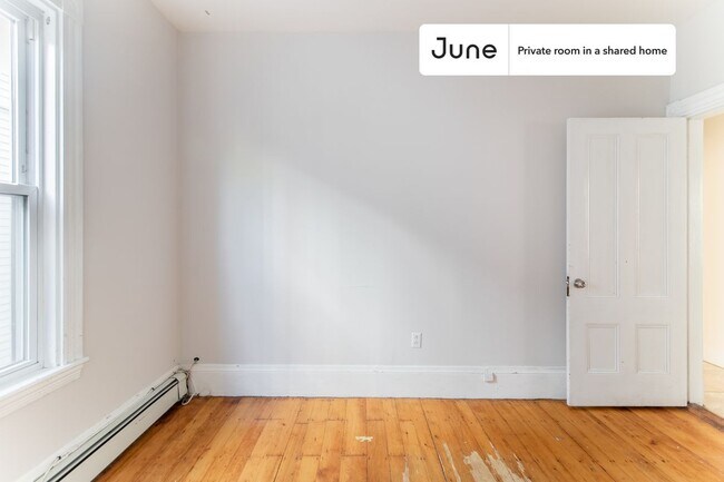 Foto del edificio - Room in Shared 5 bed/1 bath home