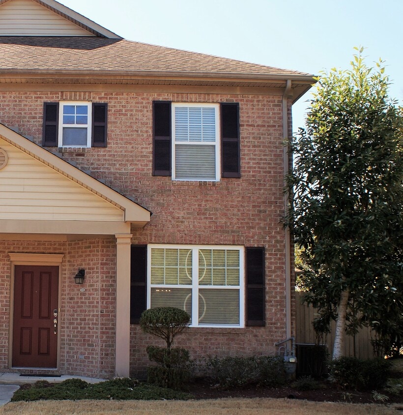 356 Holyoke Lane, Chesapeake, VA 23320 Townhome Rentals in Chesapeake