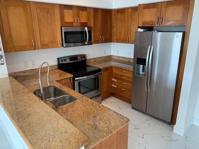 Foto del edificio - 1745 E Hallandale Beach Blvd  1708W Hallan...