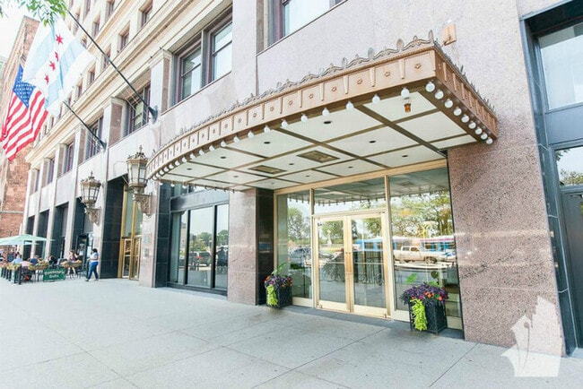 Building Photo - 325 S Michigan Ave
