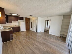 Building Photo - 2754 Kuilei St