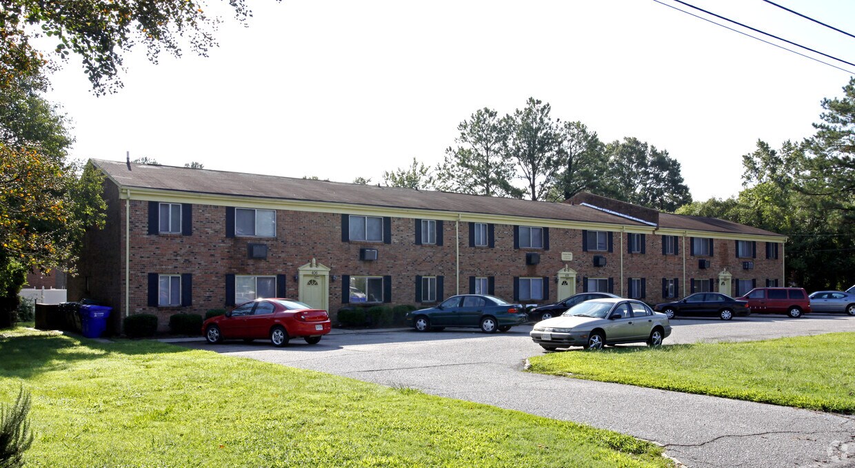 Building Photo - Governor Bosely Apartments
