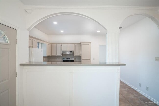 Building Photo - 204 Jacobo Ave