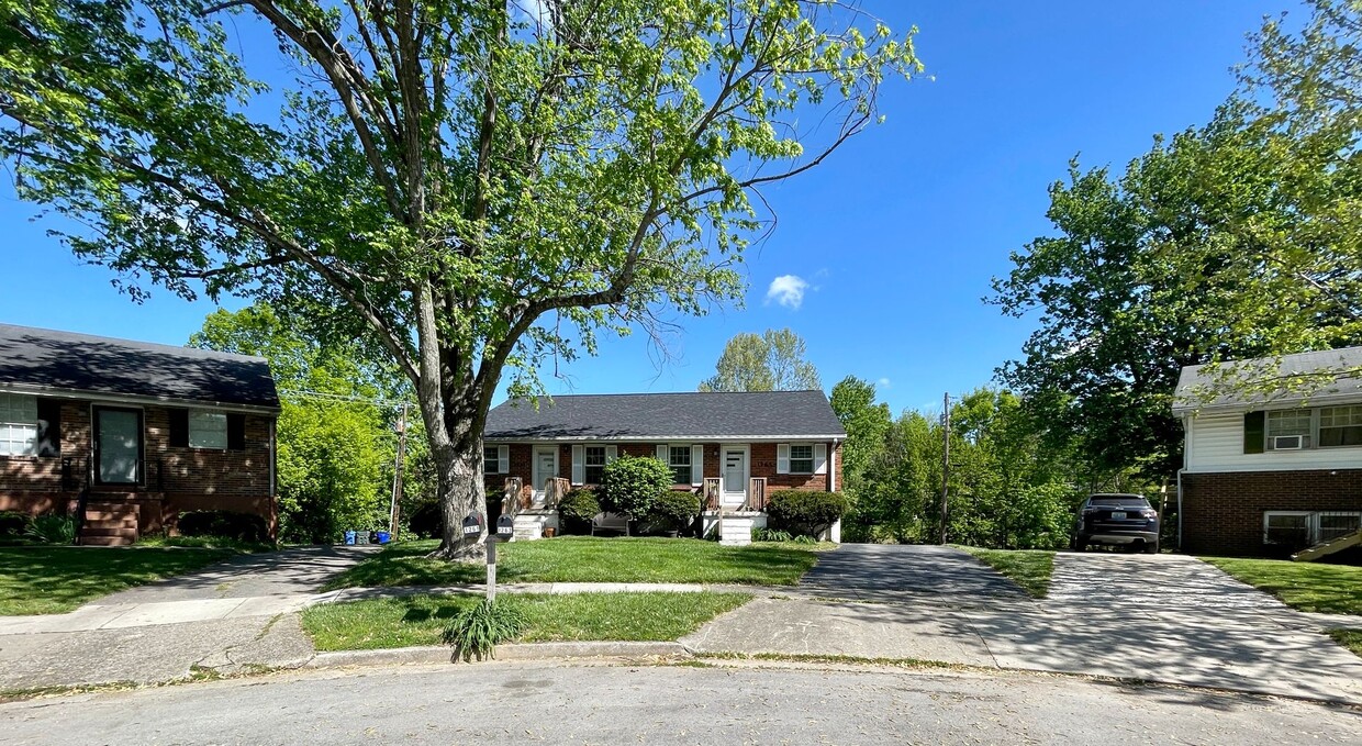 Primary Photo - 2 Bedroom Duplex with Finished Basement an...