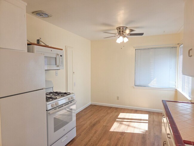 Foto del edificio - Sunnyvale Duplex Near Apple & Major Tech Campuses