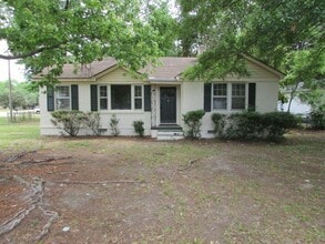Building Photo - 424 Sanders Dr