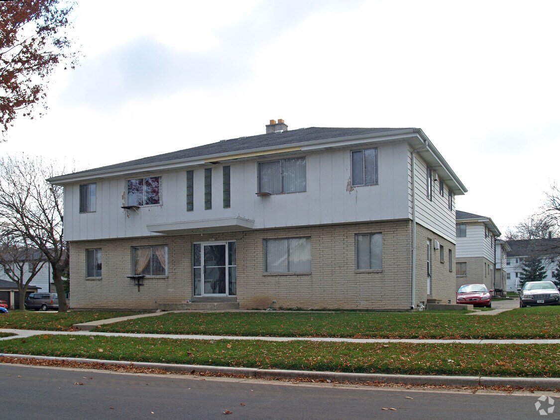 Foto del edificio - Maple & Mitchell Street Apartments