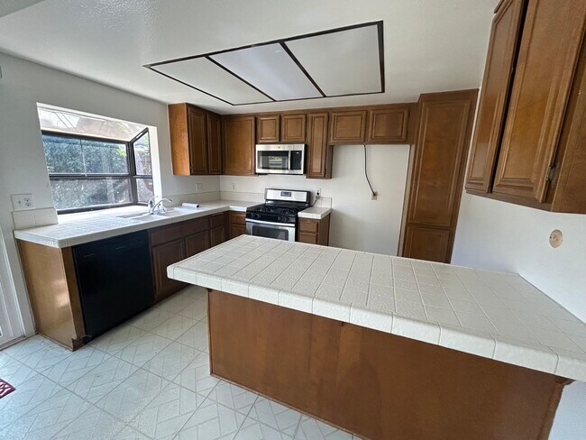 Foto del edificio - 1327 Westmont Dr