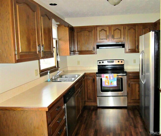 Building Photo - 8900 Westwood Dr