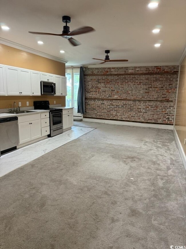 Building Photo - 801 Front St