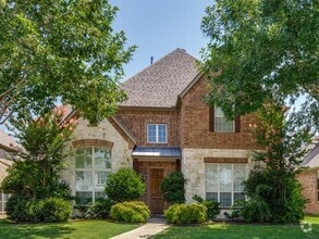 Building Photo - 1811 Marshall Dr