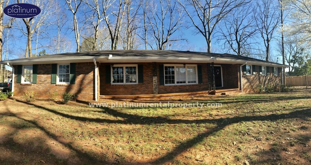 Primary Photo - 298 Concord Rd SE