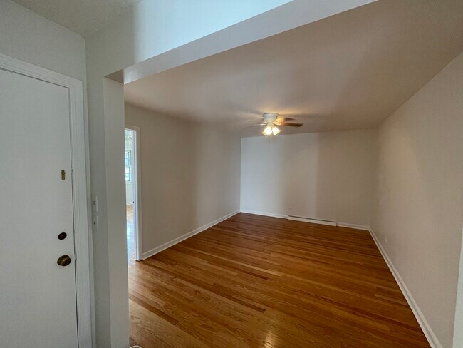 Building Photo - 4241 Oakton St