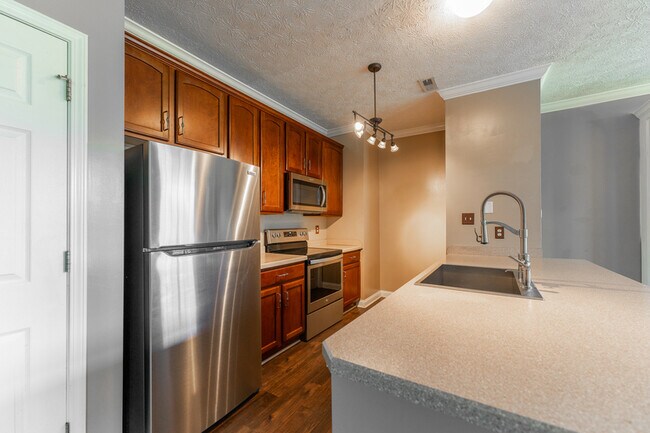 Building Photo - 5584 Nighthawk Dr