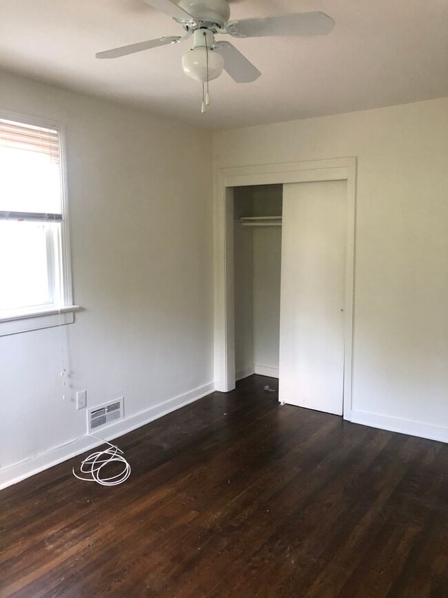 Foto del edificio - 3233 W Grace St