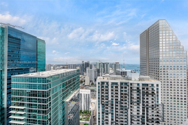 Foto del edificio - 300 Biscayne Blvd Way