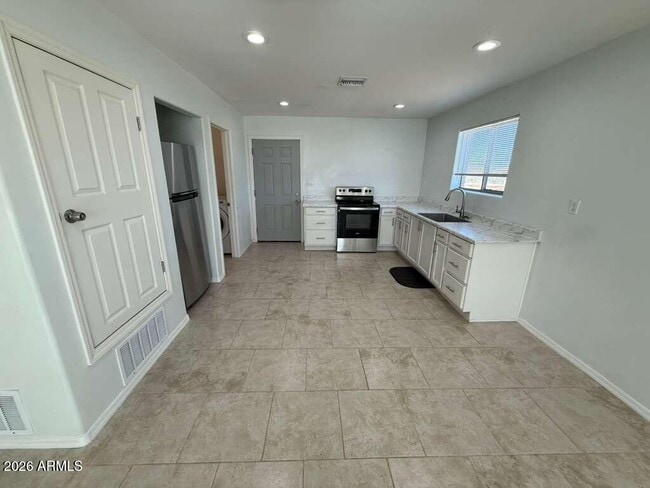 Building Photo - 1134 E 23rd St