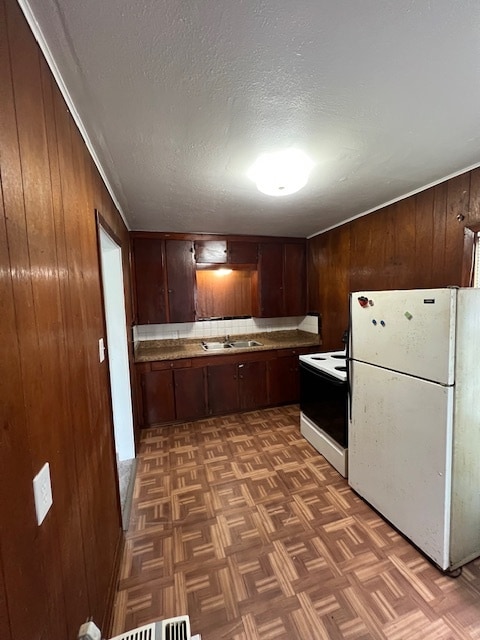 Building Photo - 577 Campus St