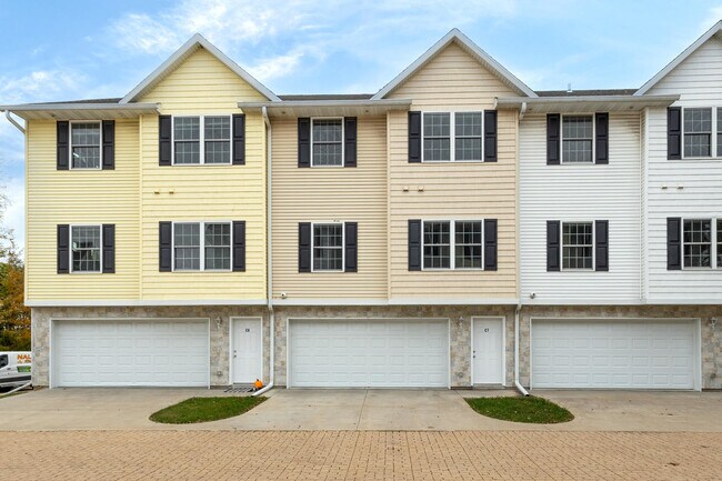 Foto del edificio - 220 E 37TH St