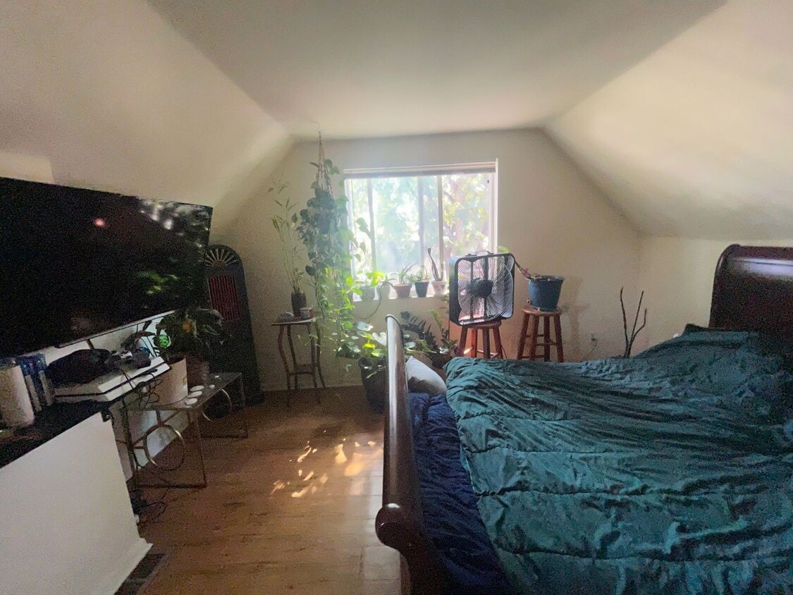 Great Duplex Unit Near Downtown Loveland - Great Duplex Unit Near Downtown Loveland