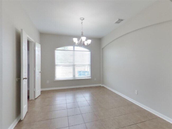 Foto del edificio - 6715 Starcroft Ct