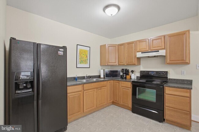 Foto del edificio - 6485 Tip Hill Dr