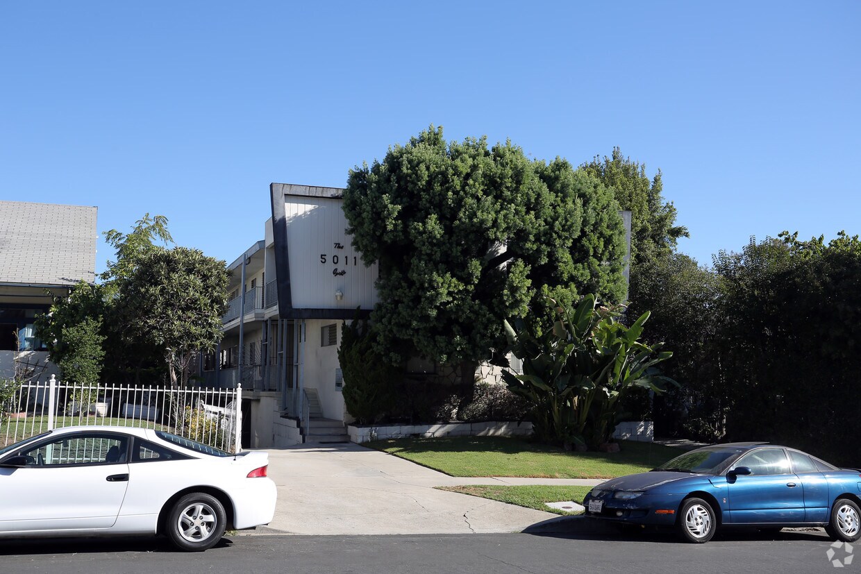 Primary Photo - The 5011 Apartments
