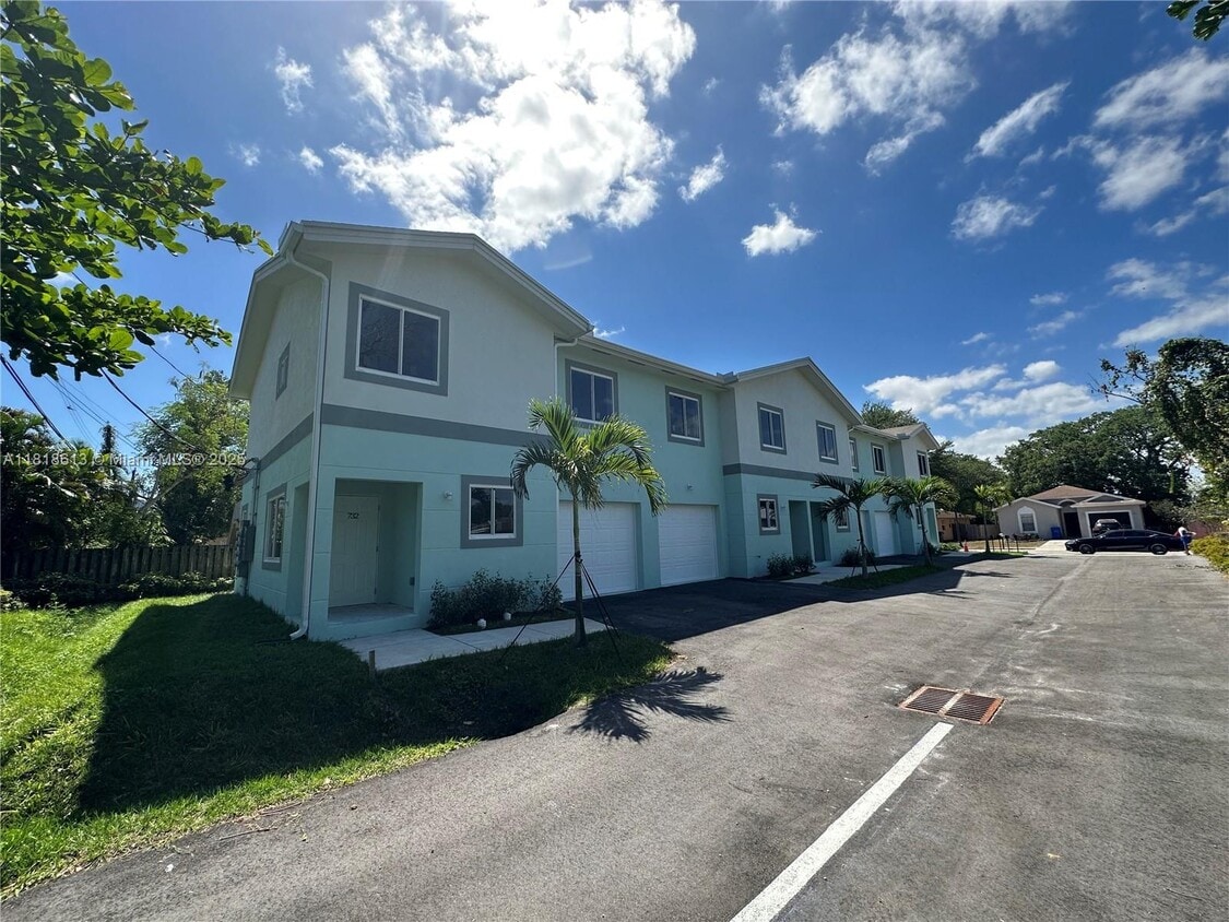 Foto principal - 730 NW 2nd Ave