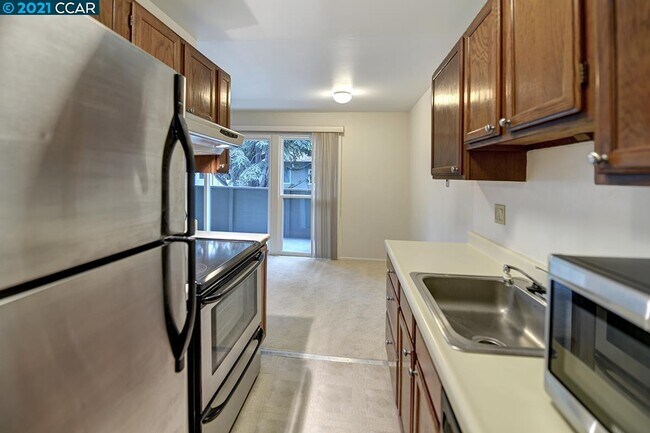 Building Photo - 73 Brookwood Rd