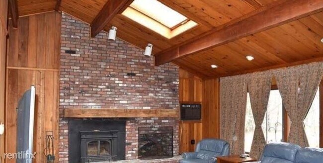 Building Photo - 3 br, 2 bath House - 139 N Village Rd