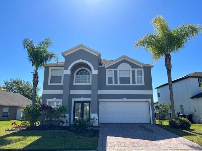 Foto del edificio - Beautiful 4 Bedroom 3 Bathroom Lake View Home in Gated Community of Timber Isle