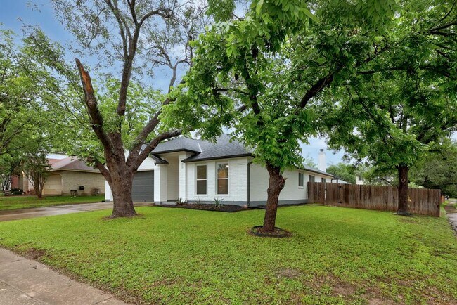 Building Photo - 13101 Fieldgate Dr