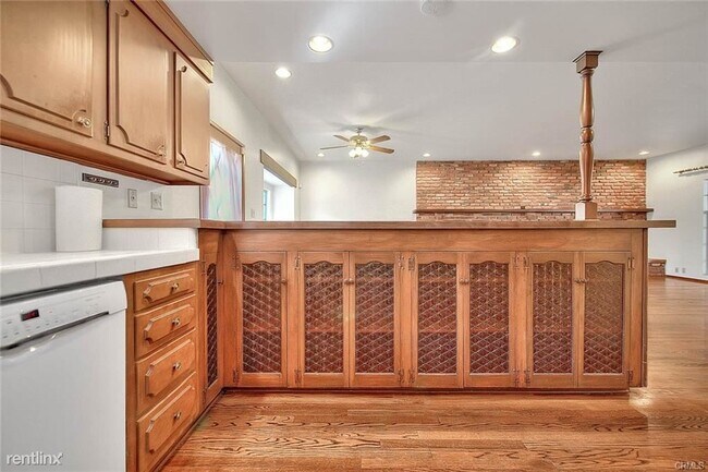 Foto del edificio - 3 br, 3.5 bath House - 338 E Grandview Ave