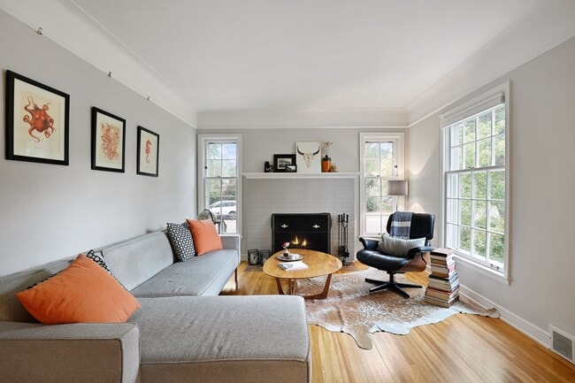 Building Photo - 3957 Ewing Ave S