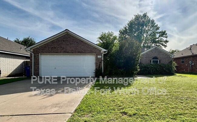 Foto del edificio - 1703 Country Crest Ln