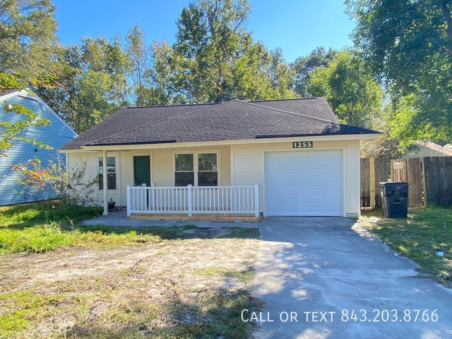 Primary Photo - Lovely 3 bedroom 2 baths House in Moss Poi...