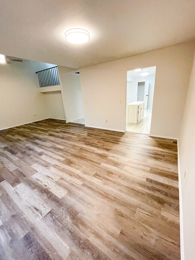 Foto del edificio - 12319 Cedar Springs Ln