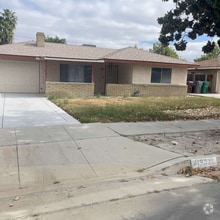 Building Photo - 41332 Sequoia Ln