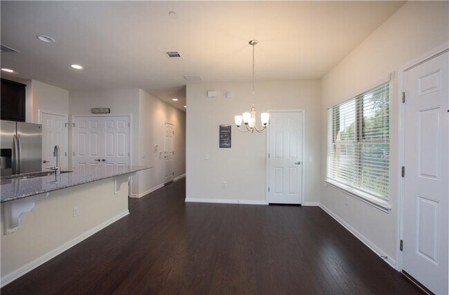 Building Photo - 2304 S Lakeline Blvd