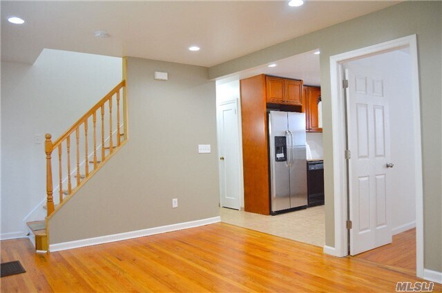 Building Photo - 73 Manor Pkwy