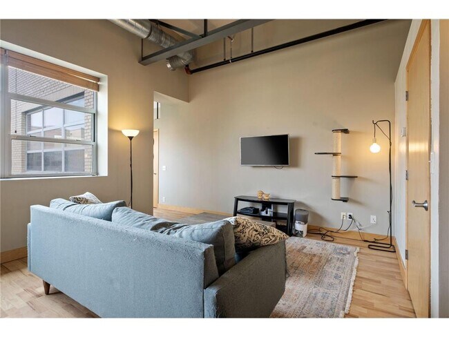 Building Photo - 111 E Franklin Ave