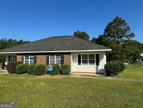 Building Photo - 609 Yorktown Pl