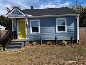 Building Photo - 410 B St