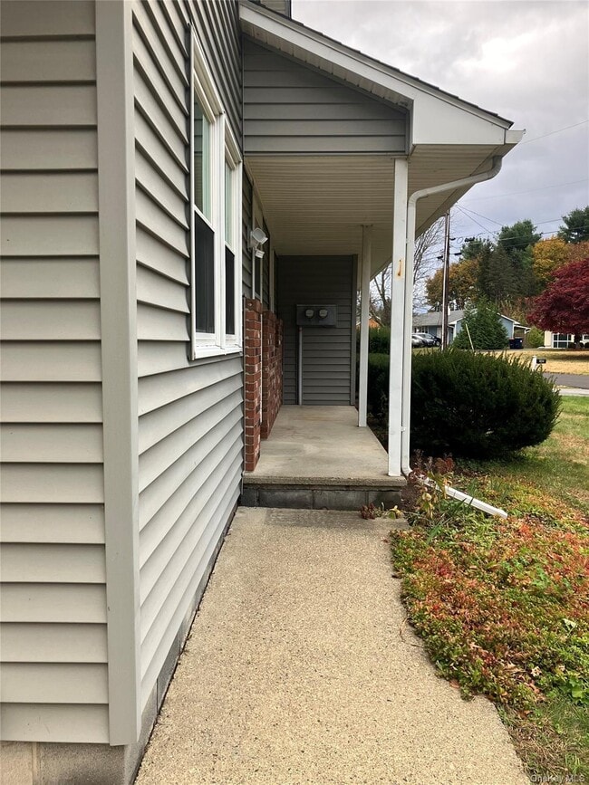 Building Photo - 48 Jefferson Rd