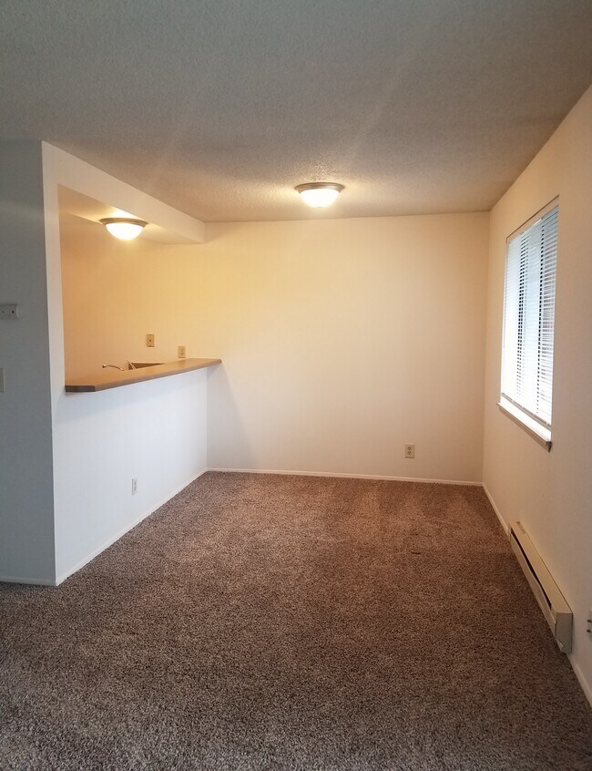 Building Photo - 45 NE Torval Canyon Rd