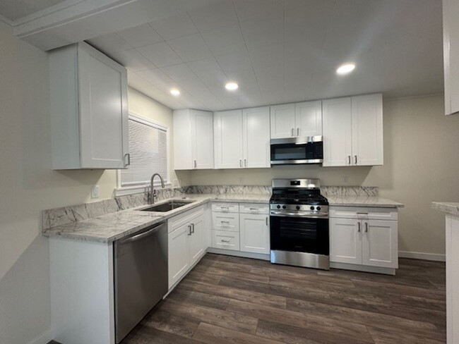 Foto del edificio - Beautiful 4 bedroom CUTTEN home