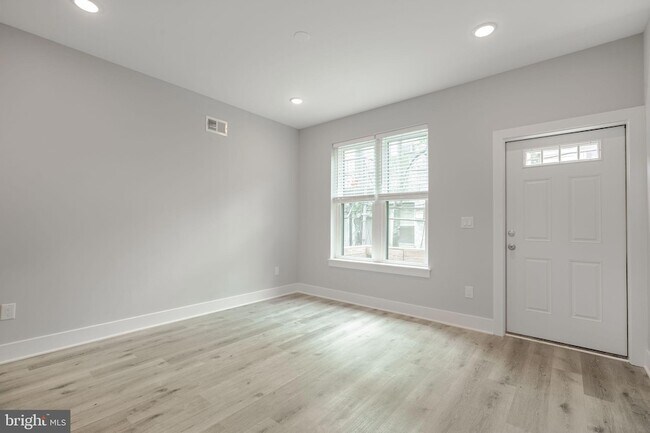 Building Photo - 5122 Ranstead Street Unit 1