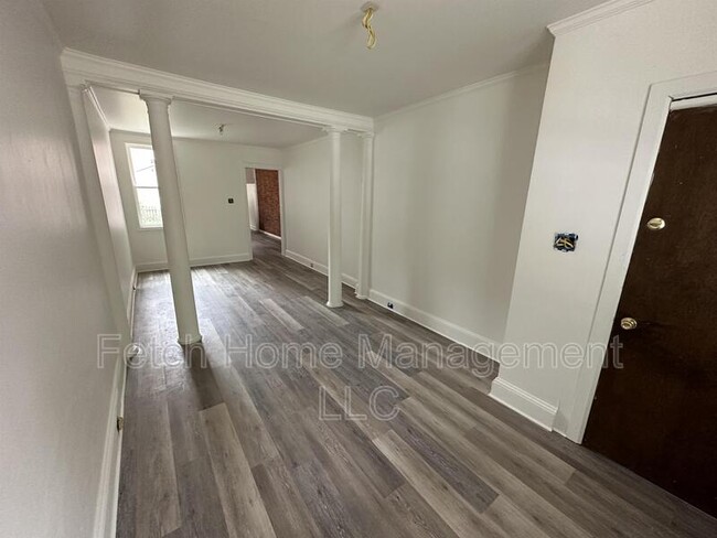 Foto del edificio - 528 S Duke St