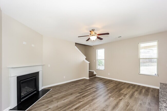 Building Photo - 5845 Grande River Rd